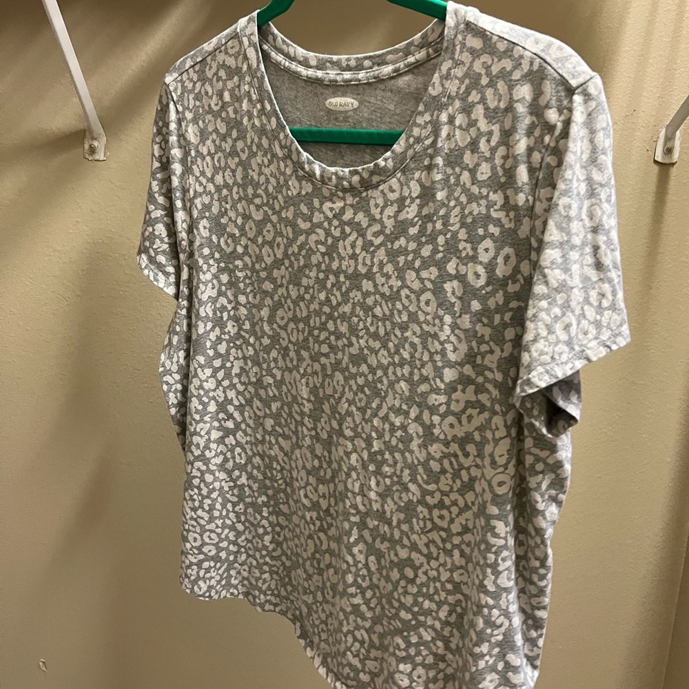 Gray and white tshirt